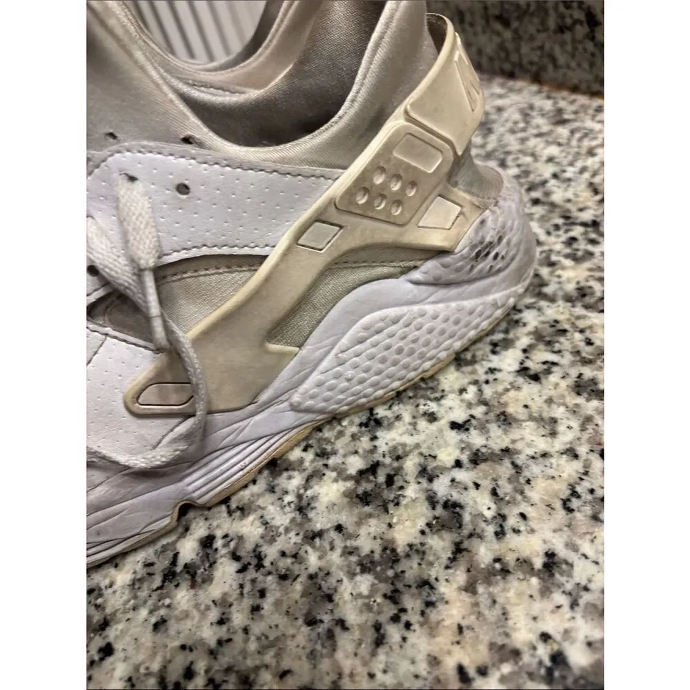 Nike Huarache Off-White/Light Gray Athletic Sneakers